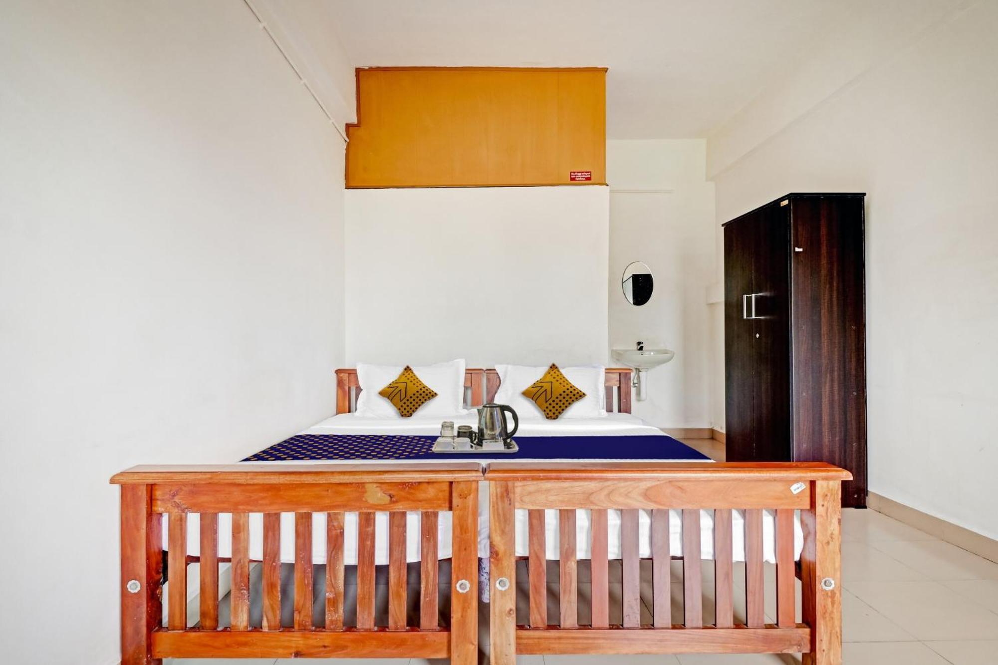 Spot On Jayesh Guest House 纳西克 外观 照片