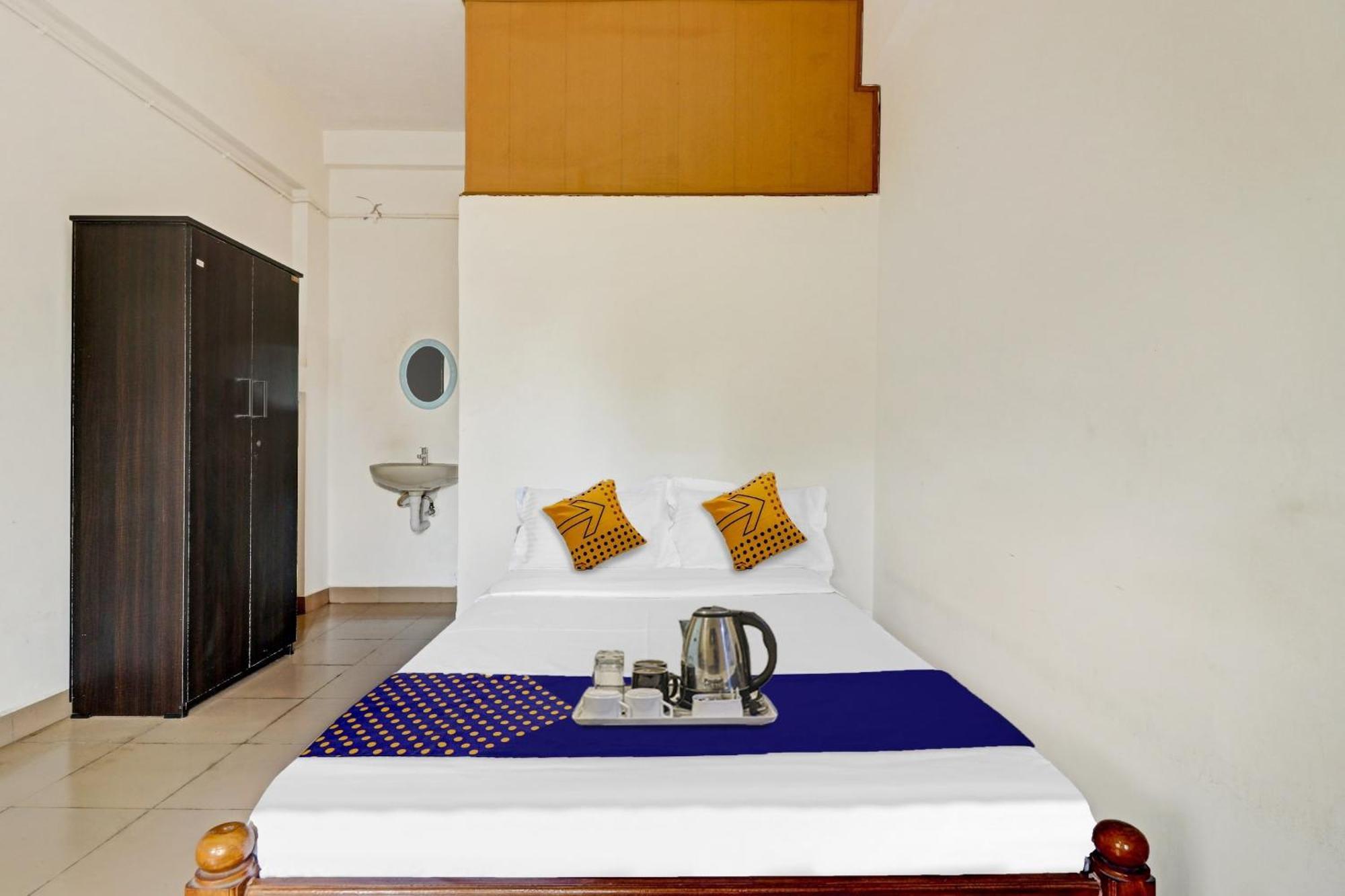 Spot On Jayesh Guest House 纳西克 外观 照片