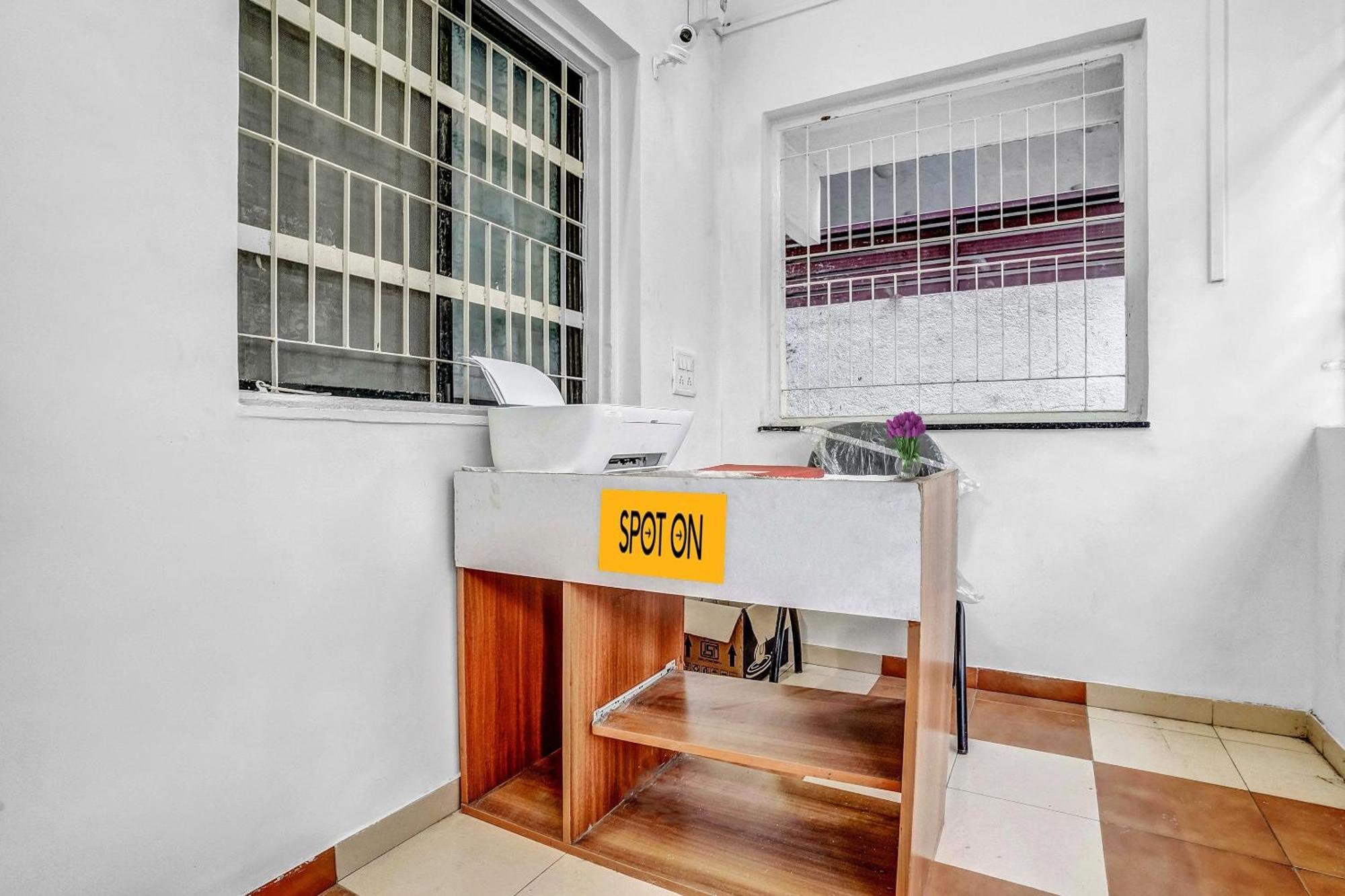 Spot On Jayesh Guest House 纳西克 外观 照片